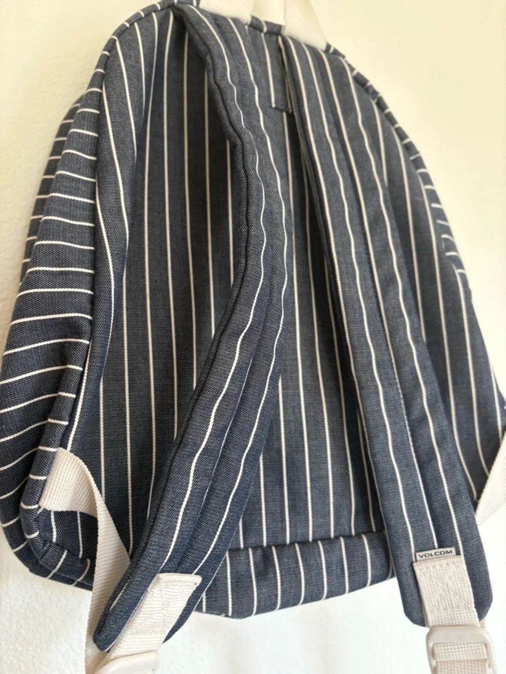 Volcom Mini backpack - Picture 4 of 5